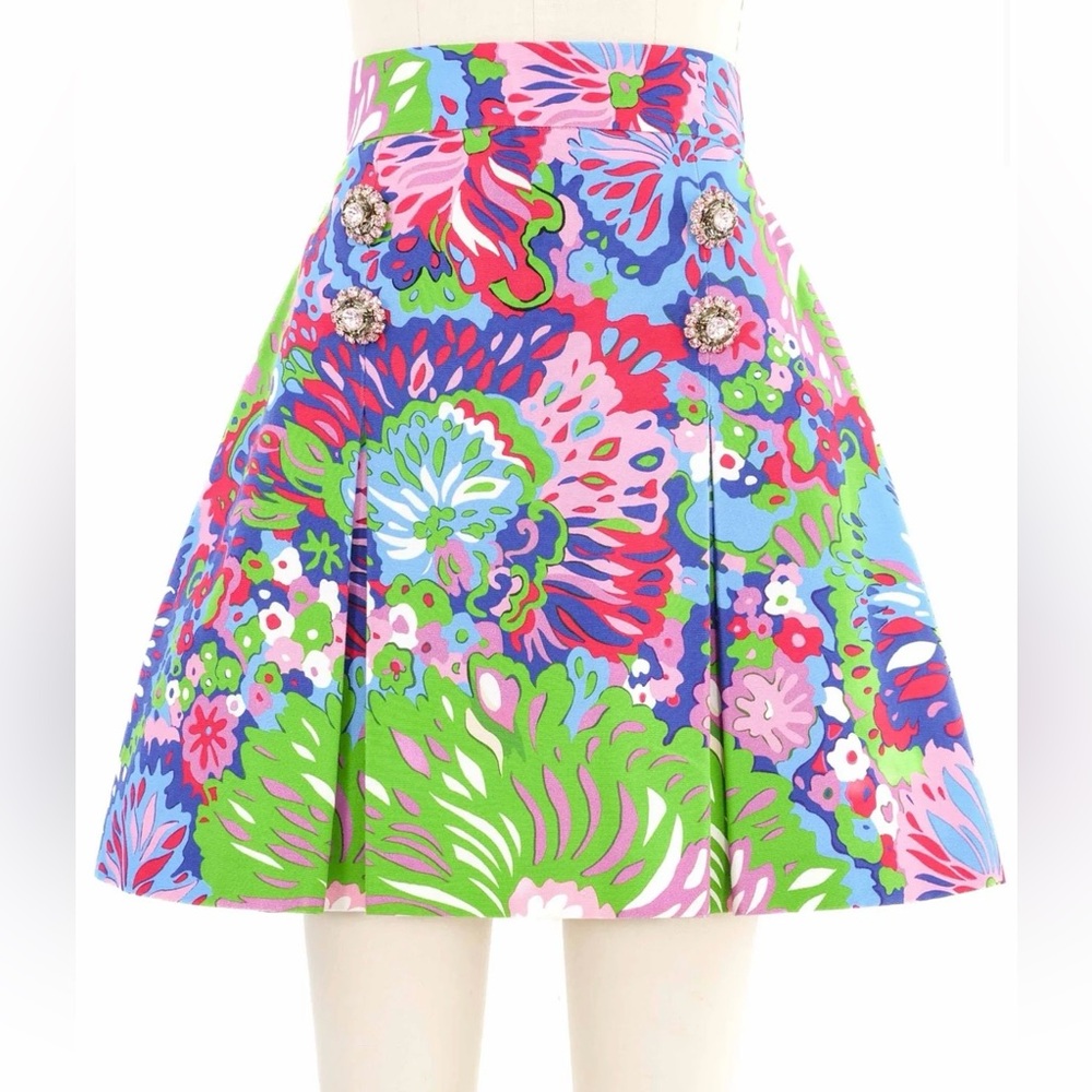 DOLCE AND GABANA CRYSTAL BUTTON FLORAL SKIRT. NEW WITHOUT TAGS. SIZE 48 💚🩷🩵